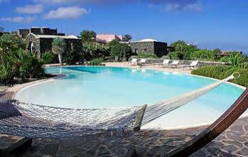 Dammusi E Relax * Pantelleria