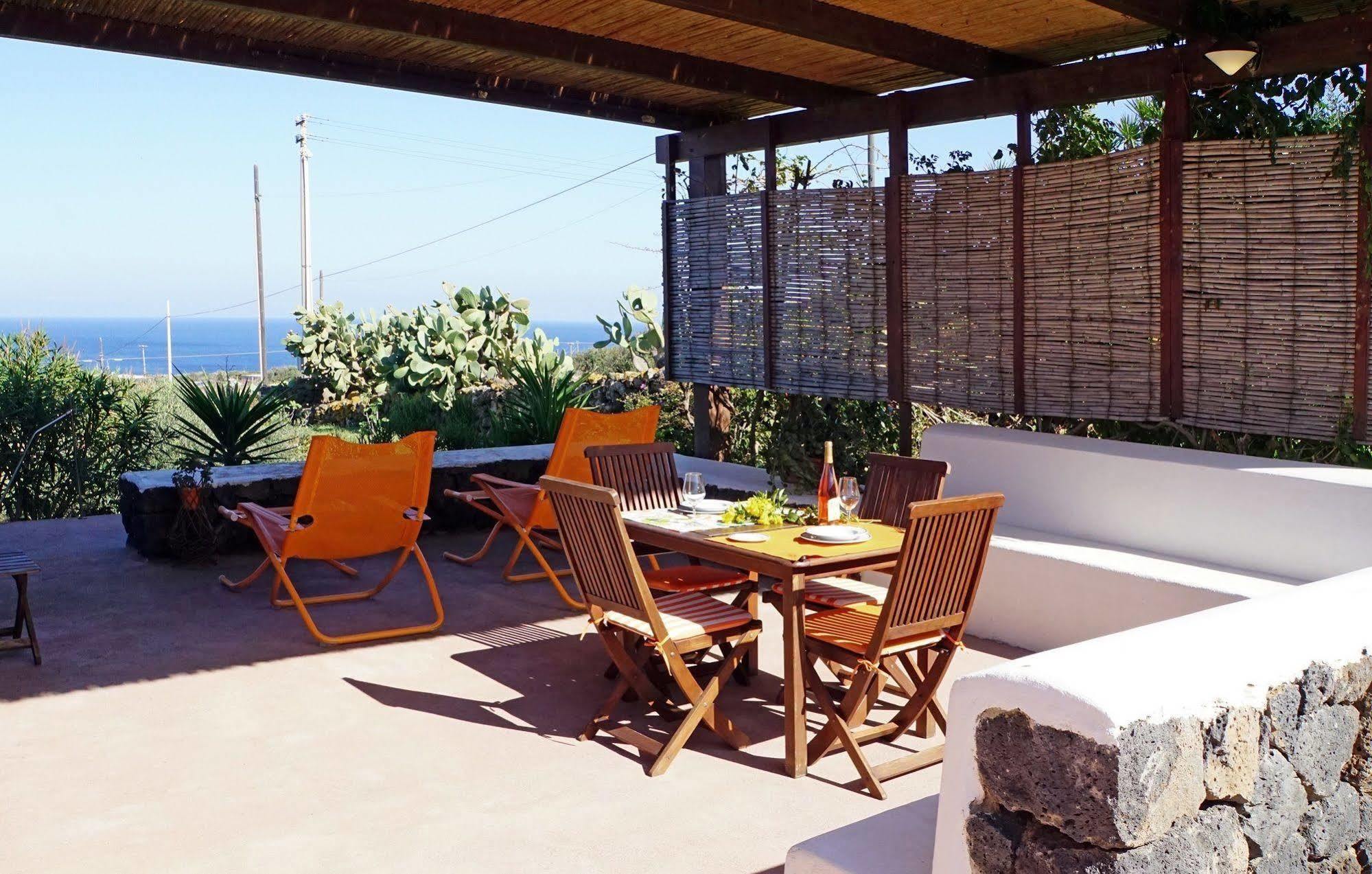 Ferienhaus Dammusi E Relax Pantelleria